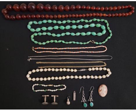 GOOD SELECTION OF JEWELLERYcomprising an amber bead necklace, mottled green glass bead necklace, peal necklace, a coral and s