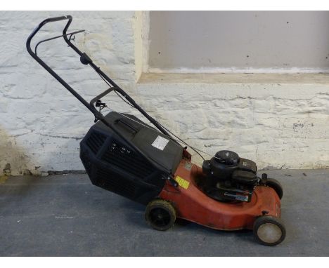 Sovereign petrol mower with Briggs and Stratton engine