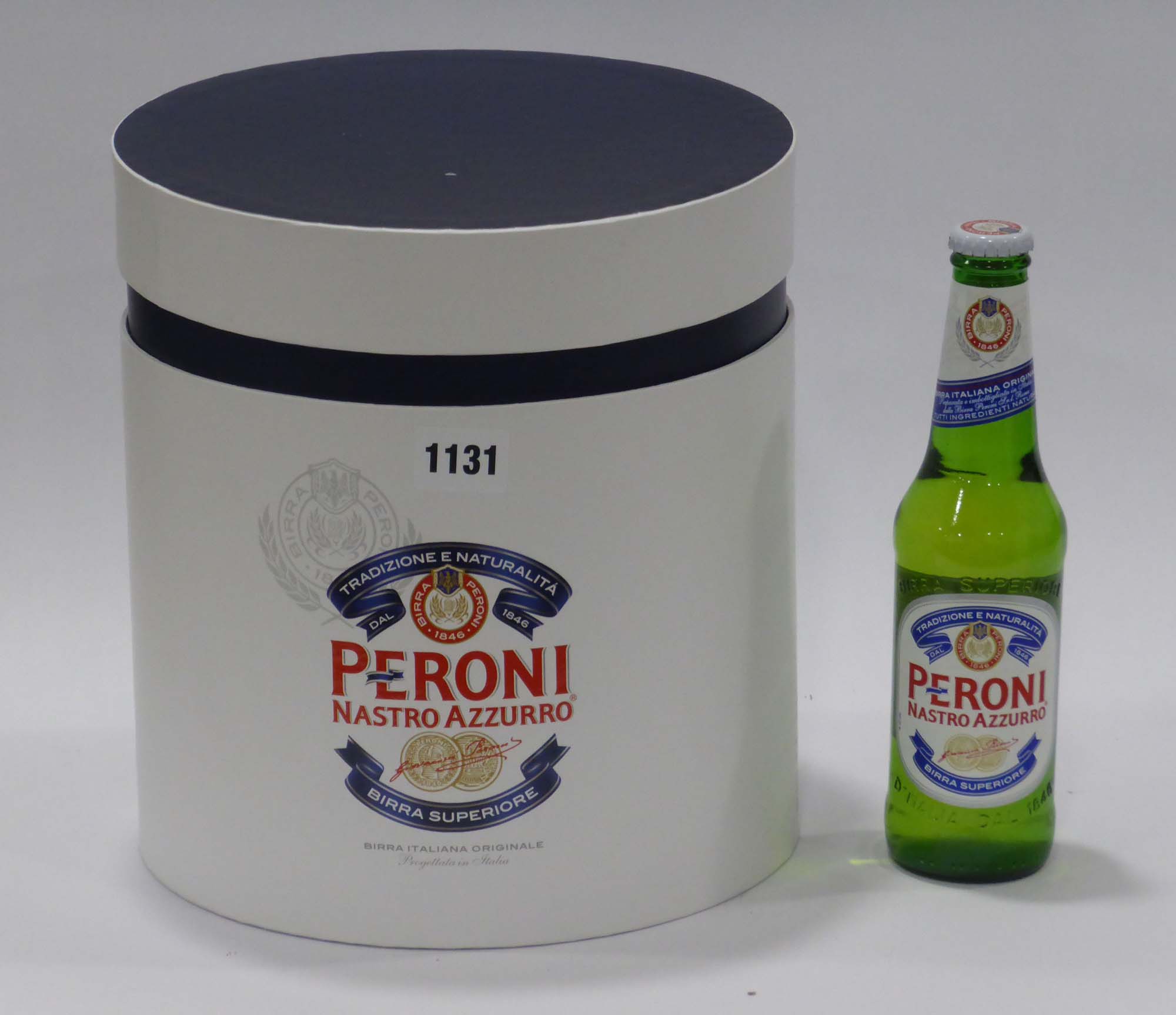 A Peroni gift set of 6x 330ml bottles, cooler bag & 2 glasses (Note VAT