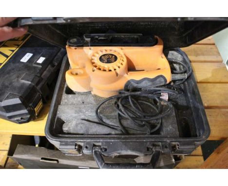 Maxwerx electric sander in carry case