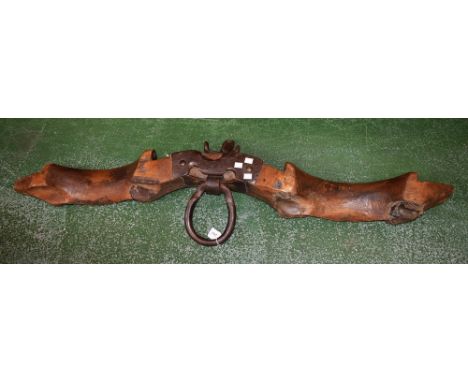 A hardwood yoke, substantial pole/chain ring, primitive keeper pin, 137cm wide
