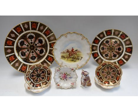 A Royal Crown Derby 1128 Imari pattern plate, 26.5cm diameter; another, similar, 21.5cm; a similar pair of trinket dishes; a 