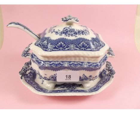 A Spode 'Chatsworth' sauce tureen stand and ladle 
