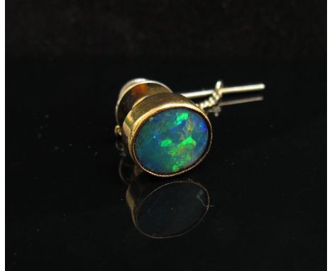 A black opal set stud