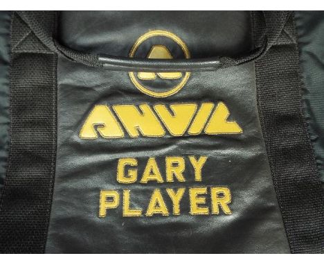 A Gary Player golf caddy holdall believed by the vendor that it was used by the South African golfer Gary Player when in a To