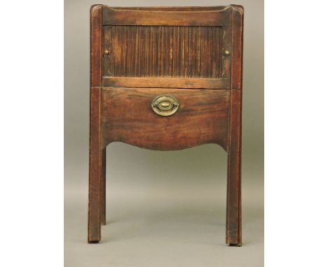 A Georgian tray topped commode, 77cm high