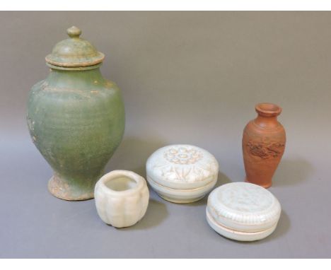 Five Chinese ceramic items, tallest 23cm