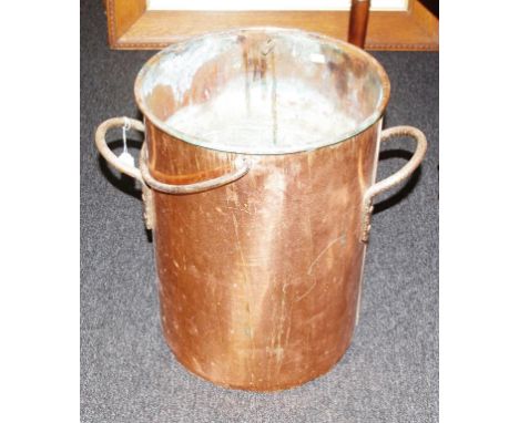 Vintage copper bucket dual handles to sides, with pail handle to top. (Height 42cm approx, bucket only).