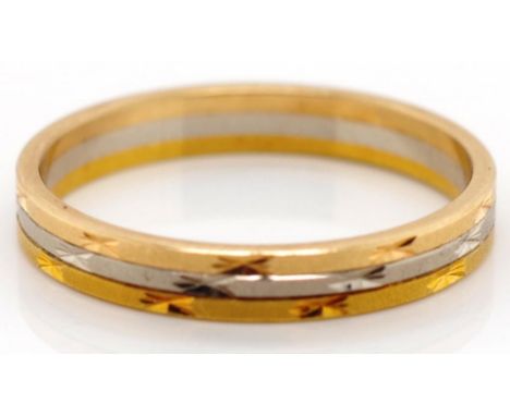 Two tone banded 18ct gold ring marked 750 approx 2.4 grams weight and ring size N