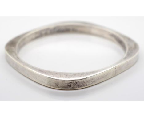 Sterling silver bangle marked 925 sterling approx 62mm inside diameter