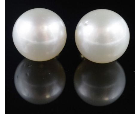14mm Broome pearl and 18ct gold stud earrings near round well set with marked 750 gold studs.