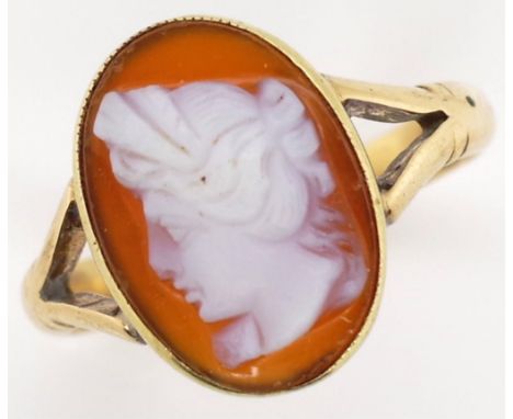 Antique 15ct gold cameo ring carved cameo depicting Empress Livia / magna mater. Probably in Sardoynx marked 15ct approx ring