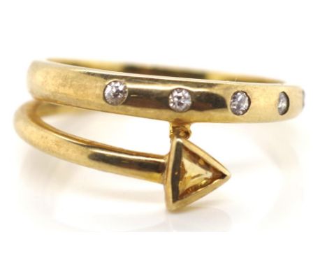9ct gold ring set with white and yellow simulants. Marked 375. Approx  ring size P, 2.6 grams weight.