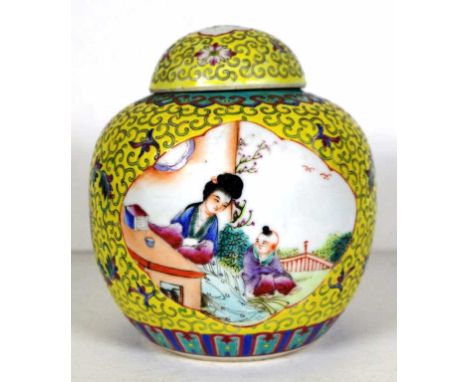 Vintage Chinese famille jaune ginger jar painted figures decoration, circa 1950s. (Height 15cm approx).