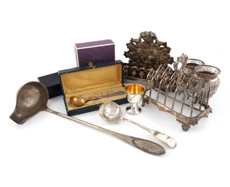 A mixed lot of silver items,comprising: a Victorian toast rack, by John Evans, London 1844, a Victorian Fiddle pattern sauce 