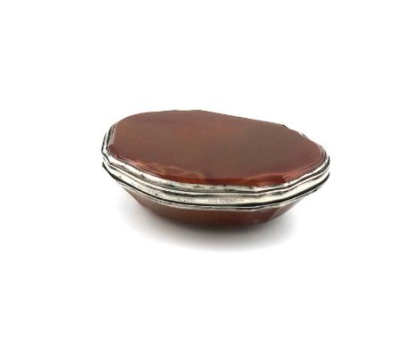 An 18th century silver-mounted agate snuff box,unmarked, circa 1740,cartouche form, plain mounts, length 7cm.