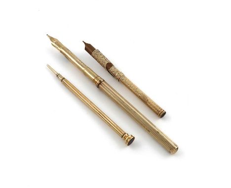 A Victorian 10-carat gold dip pen,with the 10-carat gold arrow mark for S. Mordan and Co.,ribbed cylindrical form, pull-out n