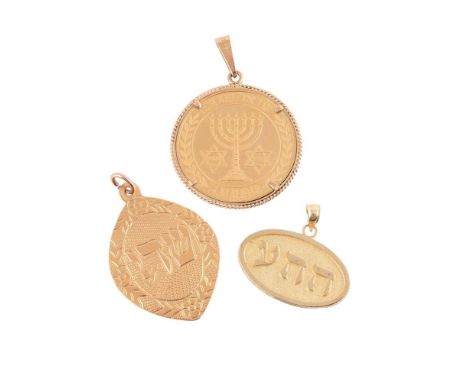 
	
		ISRAEL, THEODOR HERZL, A COMMEMORATIVE GOLD COIN PENDANT AND TWO FURTHER PENDANTS 
		The coin within a ropetwist setting