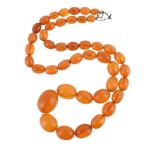 AN AMBER BEAD NECKLACE