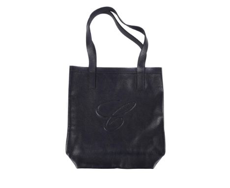 
	
		CHOPARD 
		A BLUE PEBBLE LEATHER TOTE BAG 
		With twin loop handles and a blue suede interior
		35 x 38 x 9.5cm

	

