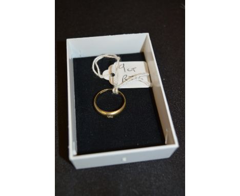 9cT Gold Ring Set with Single Clear Cut Stone 