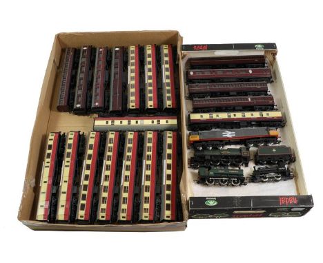 Hornby Railways, Bachmann And Others Assorted Locomotives And Coaches including Winchester Castle (lacks chimney), Class 58 d