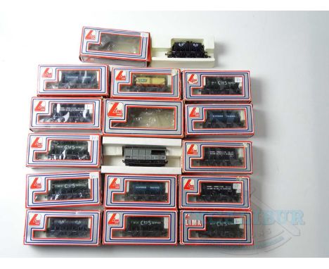A group of LIMA OO gauge wagons comprising various tank wagons and a brake van - G/VG in G boxes (15)