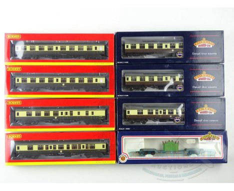 A group of OO gauge Western region Mk 1 coaches by HORNBY and BACHMANN together with a BACHMANN bogie well wagon - VG in G/VG