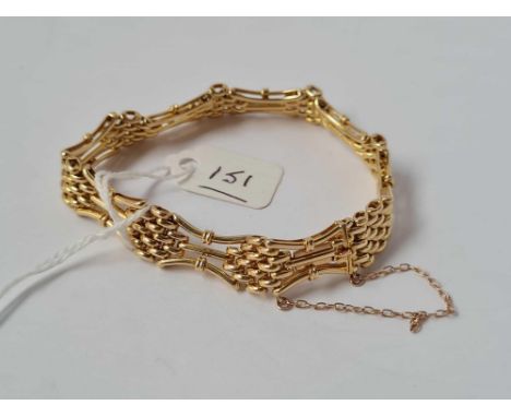 A ANTIQUE EDWARDIAN GATE BRACELET STAMPED 18CT GOLD IN VERY GOOD CONDITION LENGTH 7 INCHES 