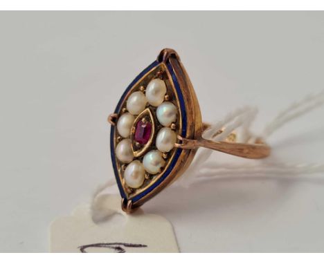 A UNUSUAL ANTIQUE MARQUISE GOLD AND ENAMEL RING WITH CENTRAL RUBY SURROUNDED BY A CLUSTER OF EIGHT PEARLS SIZE N - 3.5 GMS 