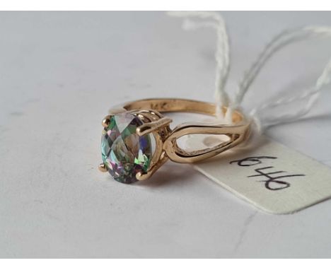 A mystic topaz ring 14 ct gold size K - 3.1 gms 