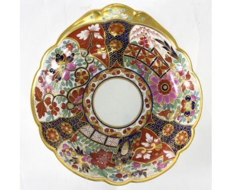 A Barr Worcester scallop shaped dish, painted in the Imari palette and highlighted in gilt, 19cm wide   Condition Report:  th