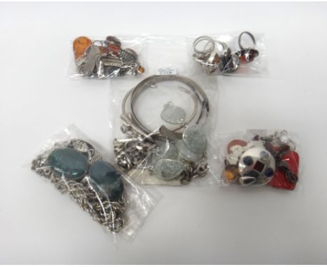 Silver and other jewellery, comprising; a square agate ring, detailed 'D-A Norway Sterling 925 S', six further rings, five pa