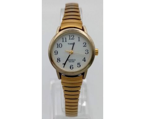 A Timex Indiglo Ladies Watch with Expandable Strap. Case - 22mm. Quartz movement, needs a battery so a/f. 