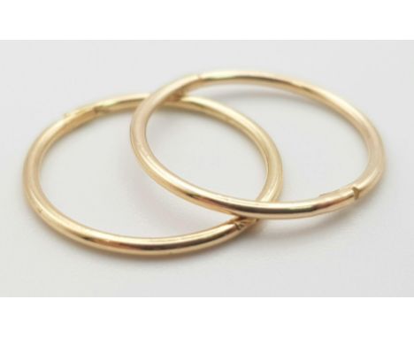 A 9 K yellow gold sleeper earrings, weight: 0.8 g. 