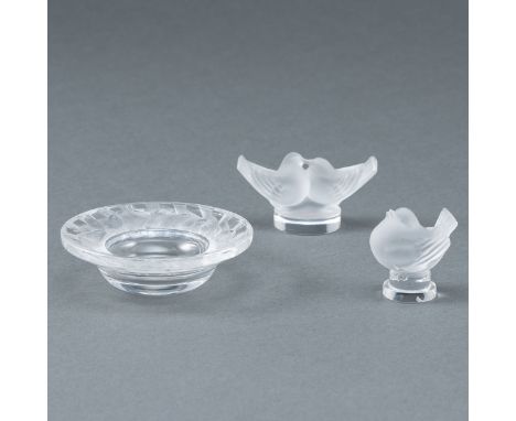 Schale mit Vögeln - Briefbeschwerer 2 Tauben / 2 Colombes - Briefbeschwerer VogelLalique, Wingen-sur-Moder. Farbloses Glas, f