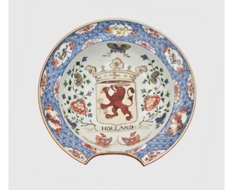 Ω A RARE CHINESE ‘FAMILLE-VERTE’ PORCELAIN DUTCH-MARKET BARBERS BOWL, QING DYNASTY, KANGXI PERIOD, CIRCA 1710 – 1720清 康熙 五彩外销