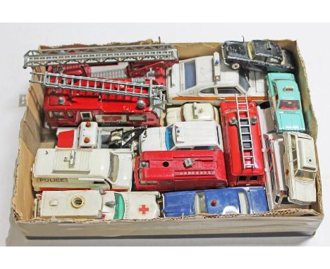 15 Dinky Toys emergency vehicles comprising Humber Hawk police car, Ford Capri police car, Turntable Fire Escape 956, Merrywe