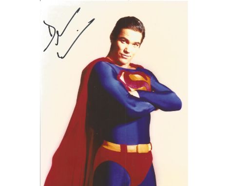 Dean Cain signed 10 x 8 inch colour photograph taken during his time playing Clark Kent, Superman. Good condition. All autogr