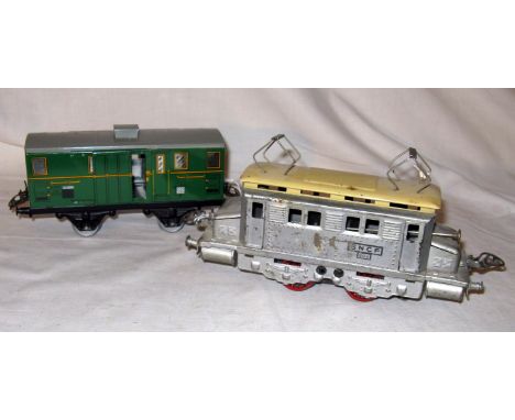 FRENCH HORNBY 0 Gauge 20V SNCF Silver O/H Electric 0-4-0 with Cream Roof and dummy Pantographs. Fair Plus and an Excellent ET