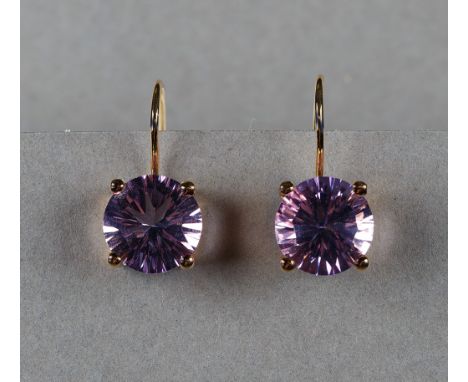 Paar Amethyst-Ohrringe. Runde facettierte Amethyste ca. 6,03 ct. Fassung 14 ct. Roségold mit Hakenbrisur