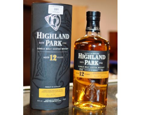 HIGHLAND PARK 12 YEAR OLD SINGLE MALT SCOTCH WHISKY, WITH PRESENTATION BOX - 70CL, 40% VOL     