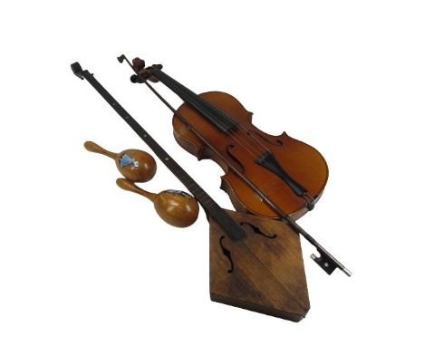 VIOLIN &amp; BOW, 60cms overall L, naive single string instrument and a pair of wooden maracas 