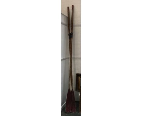 A pair of sweep oars, 9.5ft 