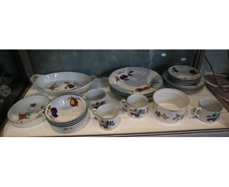 Royal Worcester Evesham pattern 