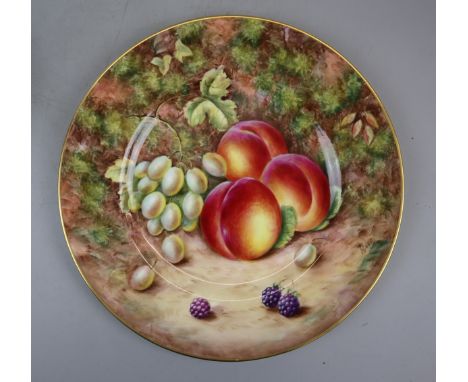 Hand painted Royal Worcester cabinet plate 