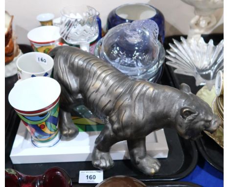 A ceramic tiger, assorted mugs, glassware etc Condition Report:Not available for this lot.