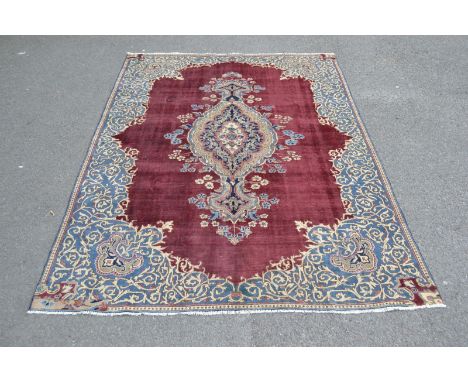 A Yazd carpet 3.08 x 2.00