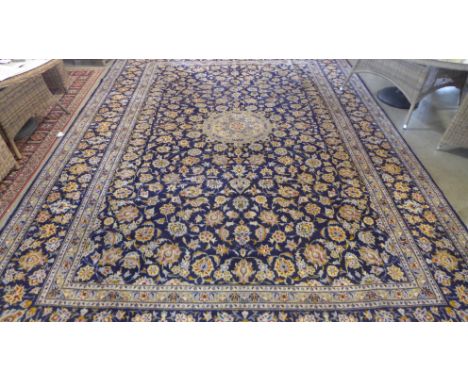 A Kashan carpet 4.25m x 3.16m