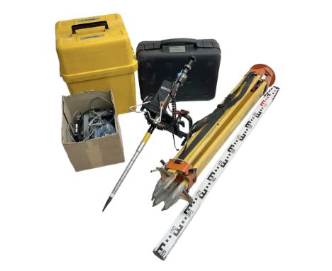 Trimble land surveying equipment - 5000 Series 5603 DR300+ Robotic Reflectorless Total Station, serial no.84310406; in carryi